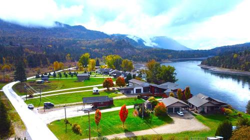 771 Waterloo Road, Castlegar, BC - Outdoor With Body Of Water With View