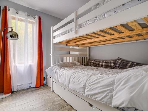 Chambre Ã Â coucher - 542 Ch. Du Skieur, Piedmont, QC - Indoor Photo Showing Bedroom