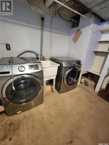 526 Fourth Street, Estevan, SK - Indoor Photo Showing Laundry Room