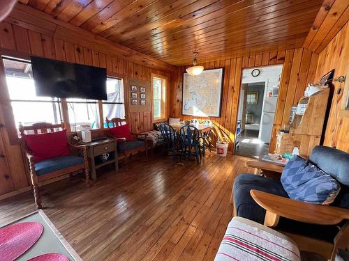 0 Beach Road, District Of Kenora, ON - Indoor Photo Showing Living Room