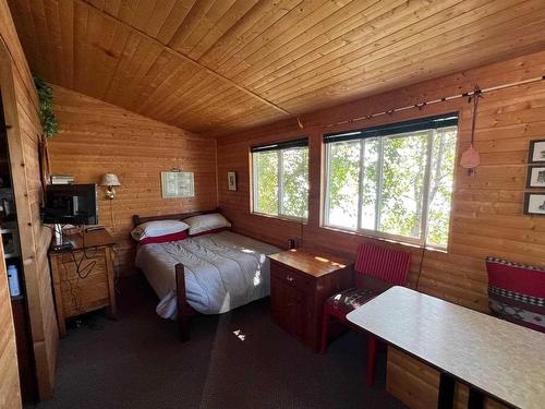 0 Beach Road, District Of Kenora, ON - Indoor Photo Showing Bedroom