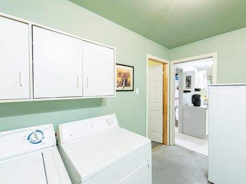 Salle de lavage - 2113 Ch. Brunet, Sainte-Agathe-Des-Monts, QC - Indoor Photo Showing Laundry Room