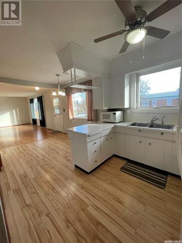 234 2Nd Avenue S, Norquay, SK - Indoor Photo Showing Kitchen With Double Sink