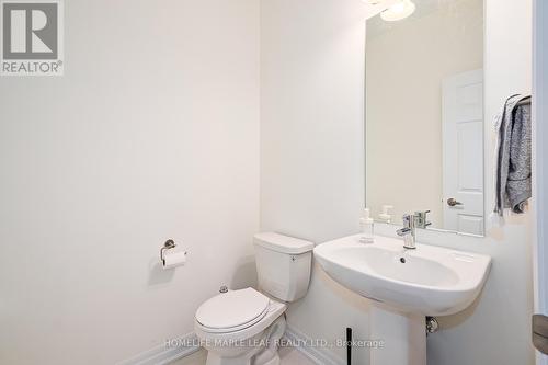 216 Warden St, Clearview, ON - Indoor Photo Showing Bathroom