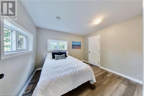 50 Paradise Drive, Northern Bruce Peninsula, ON - Indoor Photo Showing Bedroom