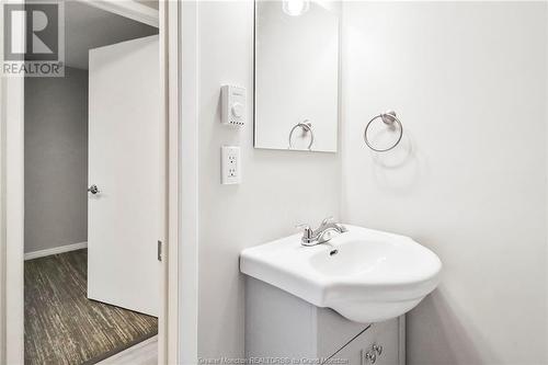 321 Robinson, Moncton, NB - Indoor Photo Showing Bathroom