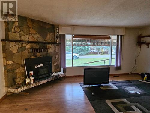 333 Monashee Avenue, Edgewood, BC - Indoor Photo Showing Other Room With Fireplace