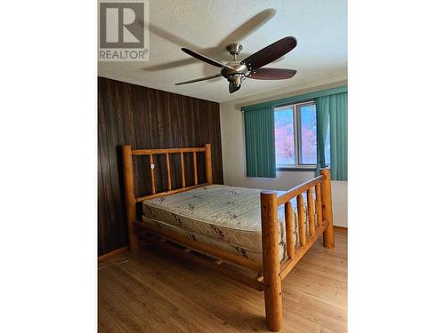 333 Monashee Avenue, Edgewood, BC - Indoor Photo Showing Bedroom