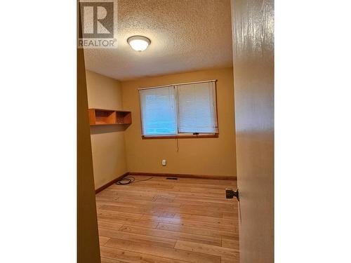 333 Monashee Avenue, Edgewood, BC - Indoor Photo Showing Other Room