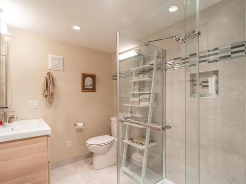 7 Glen Cameron Drive, Kenora, ON - Indoor Photo Showing Bathroom