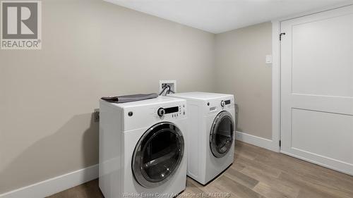3222 Peter Street, Windsor, ON - Indoor Photo Showing Laundry Room