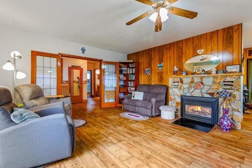 701 Regina Street, Creston, BC - Indoor Photo Showing Living Room With Fireplace