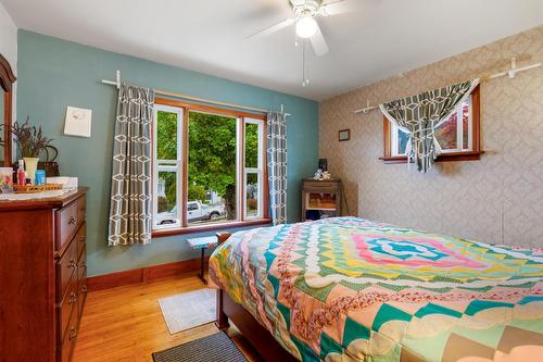 701 Regina Street, Creston, BC - Indoor Photo Showing Bedroom