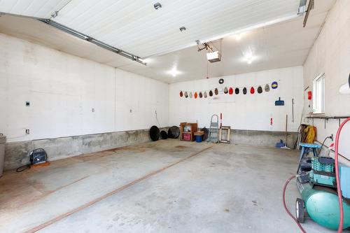 701 Regina Street, Creston, BC - Indoor Photo Showing Garage