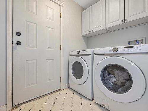 1428 Edgeware Rd, Victoria, BC - Indoor Photo Showing Laundry Room