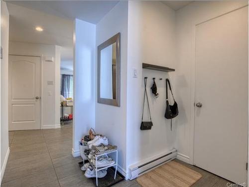 Hall d'entrÃ©e - 5398  - 5402 Rue Grolier, Laval (Chomedey), QC - Indoor Photo Showing Other Room