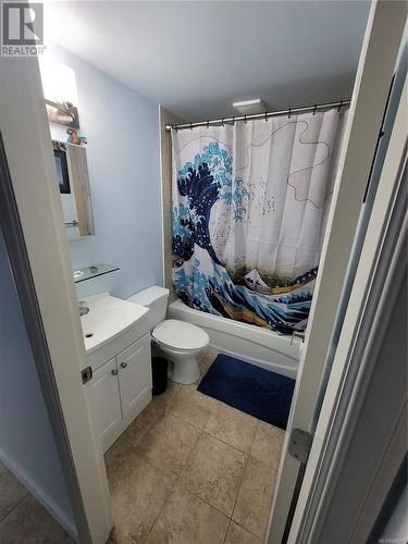 4594 Berbers Dr, Bowser, BC - Indoor Photo Showing Bathroom