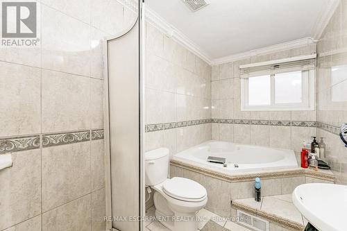 122 Broadway Avenue, Hamilton, ON - Indoor Photo Showing Bathroom