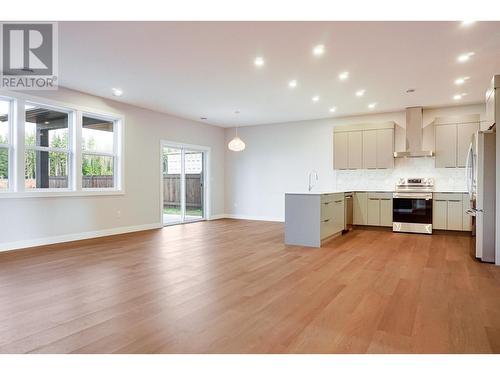 4944 Twedle Avenue, Terrace, BC - Indoor Photo Showing Kitchen