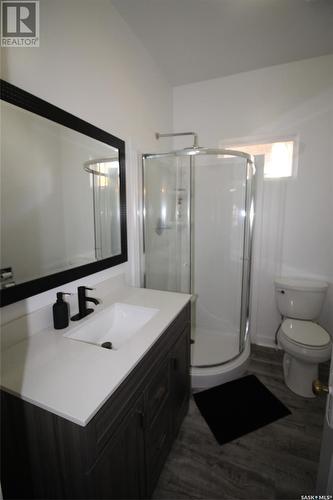 695 3Rd Street E, Shaunavon, SK - Indoor Photo Showing Bathroom