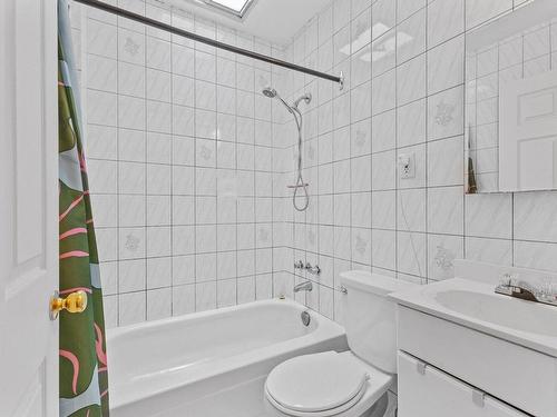 Salle de bains - 6898  - 6900 Rue De St-Vallier, Montréal (Rosemont/La Petite-Patrie), QC - Indoor Photo Showing Bathroom