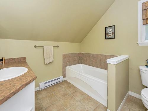 2726 Otter Point Rd, Sooke, BC - Indoor Photo Showing Bathroom