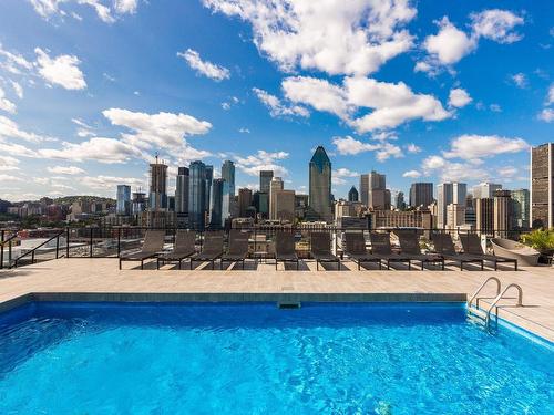 Pool - 912-235 Rue Peel, Montréal (Le Sud-Ouest), QC - Outdoor With In Ground Pool With View