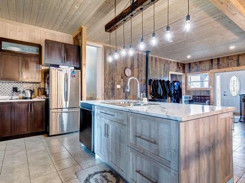 Cuisine - 1119 Petit Rang, Sainte-Clotilde-De-Horton, QC - Indoor Photo Showing Kitchen With Double Sink With Upgraded Kitchen