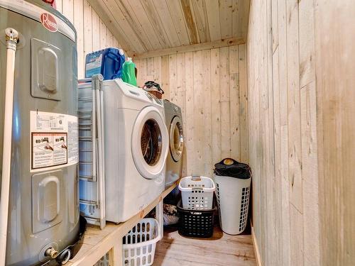 Salle de lavage - 1119 Petit Rang, Sainte-Clotilde-De-Horton, QC - Indoor Photo Showing Laundry Room