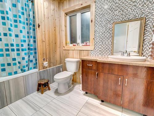 Salle de bains - 1119 Petit Rang, Sainte-Clotilde-De-Horton, QC - Indoor Photo Showing Bathroom