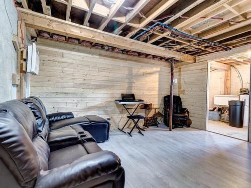 Salle familiale - 1119 Petit Rang, Sainte-Clotilde-De-Horton, QC - Indoor Photo Showing Basement