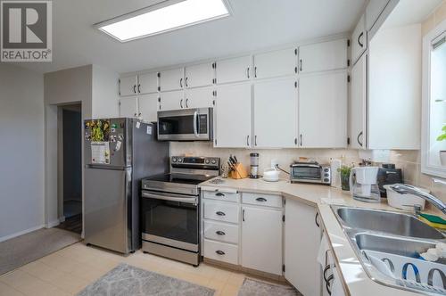 1280 Johnson Road, Penticton, BC - Indoor Photo Showing Kitchen With Double Sink