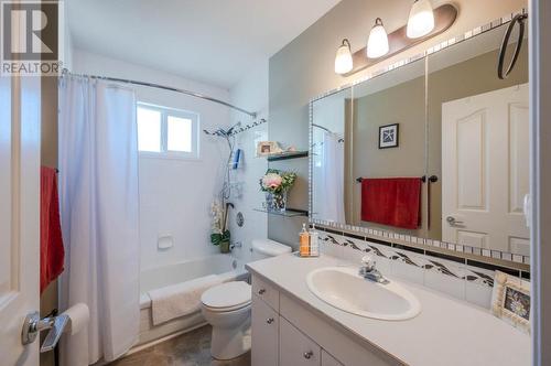 1280 Johnson Road, Penticton, BC - Indoor Photo Showing Bathroom
