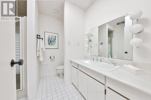 2366 Carrington Pl, Oakville, ON - Indoor Photo Showing Bathroom