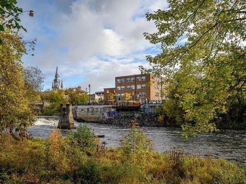 Vue sur l'eau - 310-305 Rue Laviolette, Saint-Jérôme, QC - Outdoor With View