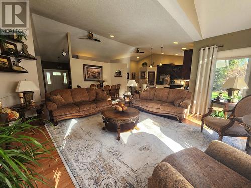 4815 Meadowlark Road, Prince George, BC - Indoor Photo Showing Living Room