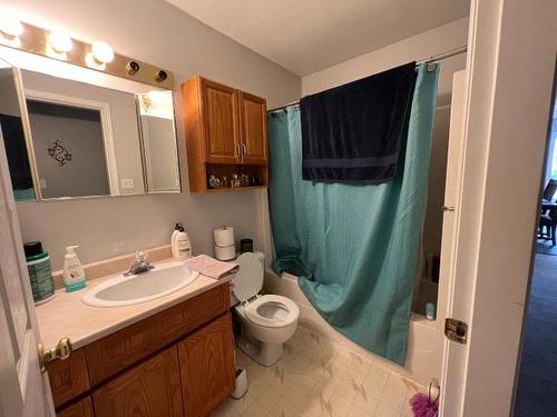 2120 Taylor Place, Merritt, BC - Indoor Photo Showing Bathroom