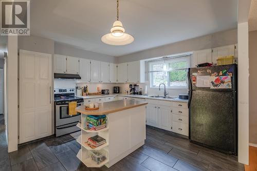 6306 Austin Street, Summerland, BC - Indoor Photo Showing Kitchen With Double Sink