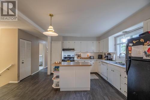 6306 Austin Street, Summerland, BC - Indoor Photo Showing Kitchen With Double Sink