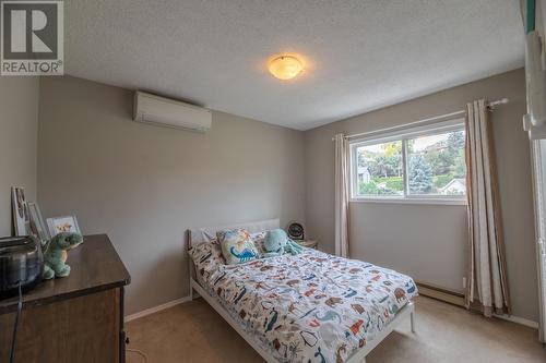6306 Austin Street, Summerland, BC - Indoor Photo Showing Bedroom