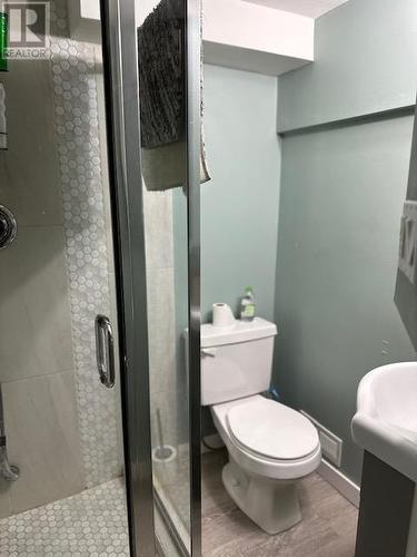3701 Alexis Park Drive, Vernon, BC - Indoor Photo Showing Bathroom