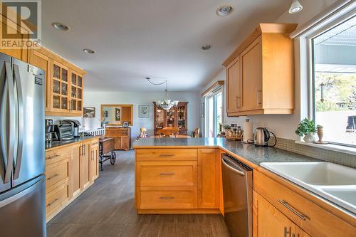 5225 Cunningham Road, Vernon, BC - Indoor Photo Showing Kitchen