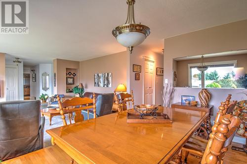5225 Cunningham Road, Vernon, BC - Indoor Photo Showing Dining Room