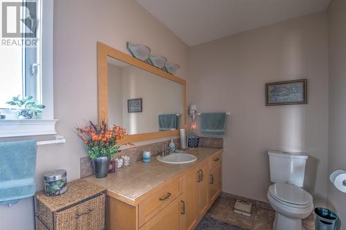5225 Cunningham Road, Vernon, BC - Indoor Photo Showing Bathroom