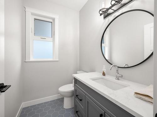 4010 Southwalk Dr, Courtenay, BC - Indoor Photo Showing Bathroom