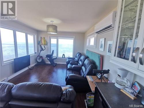 582 Acadie, Grande-Anse, NB - Indoor Photo Showing Living Room
