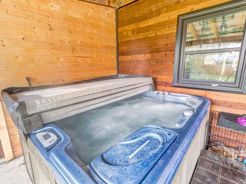 Hot tub - 1119Z Petit Rang, Sainte-Clotilde-De-Horton, QC 