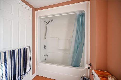 129 Lynden Road, Lynden, ON - Indoor Photo Showing Bathroom