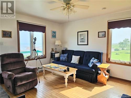 31 Ocean Avenue, Belledune, NB - Indoor Photo Showing Living Room