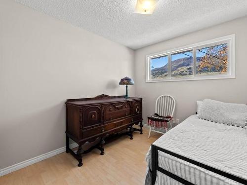 1153 Maclean Drive, Cache Creek, BC - Indoor Photo Showing Bedroom